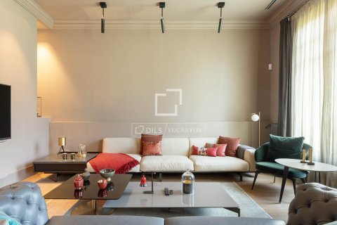 Apartamento de 4 dormitorios en venta en Barcelona, Cataluña, Spain № 4378