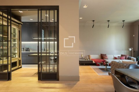 4 bedrooms apartment for sale in Barcelona, Catalonia, Spain № 4378 - photo 7