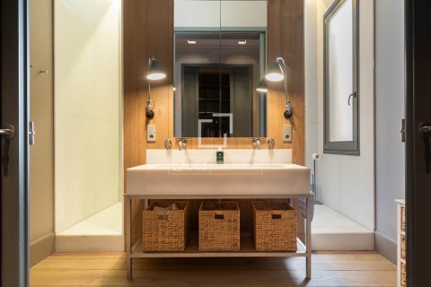 4 bedrooms apartment for sale in Barcelona, Catalonia, Spain № 4378 - photo 19