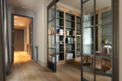 4 bedrooms apartment for sale in Barcelona, Catalonia, Spain № 4378 - photo 14