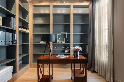 4 bedrooms apartment for sale in Barcelona, Catalonia, Spain № 4378 - photo 13
