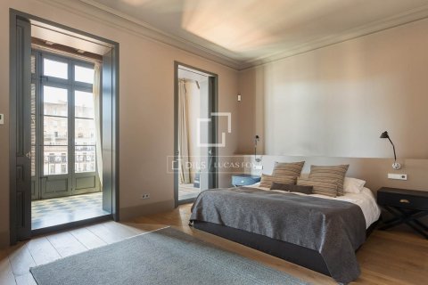 4 bedrooms apartment for sale in Barcelona, Catalonia, Spain № 4378 - photo 16