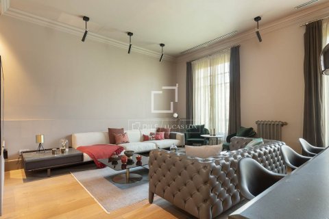 4 bedrooms apartment for sale in Barcelona, Catalonia, Spain № 4378 - photo 2