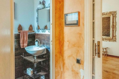 Купить дом в Сан-Андреу-де-Льяванерес, Испания с 8 комнат, 606м², № 7663 - фото 25