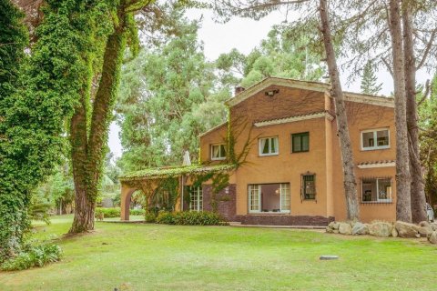 Купить дом в Сан-Андреу-де-Льяванерес, Испания с 8 комнат, 606м², № 7663 - фото 9
