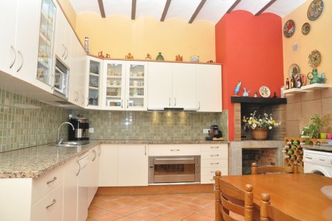 Купить дом в Матаро, Испания с 6 комнат, 380м², № 7665 - фото 16