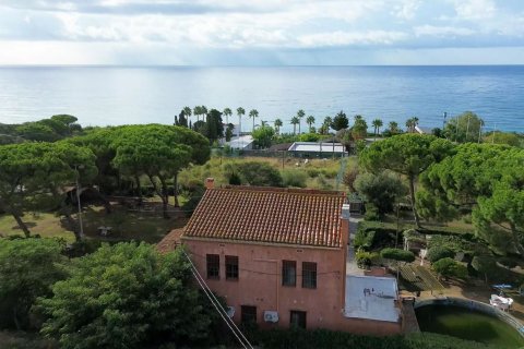 Сasa de 5 dormitorios en venta en Mataró, Barcelona, Cataluña, Spain № 7665