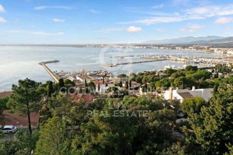 1232 sq.m. land plot for sale in Roses, Girona, Catalonia, Spain № 7668 - photo 2