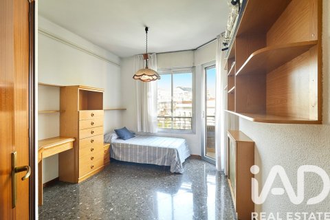 Apartamento de 4 dormitorios en venta en Barcelona, Cataluña, Spain № 7434 - foto 27