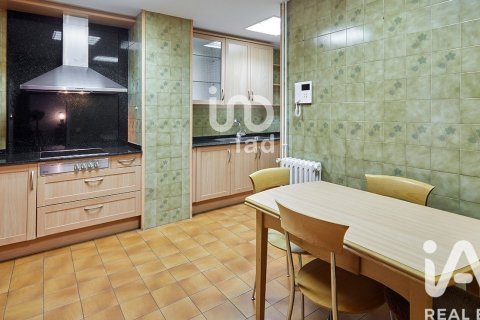 Apartamento de 4 dormitorios en venta en Barcelona, Cataluña, Spain № 7434 - foto 22