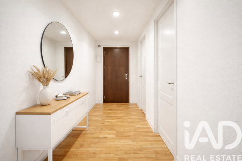 Apartamento de 4 dormitorios en venta en Barcelona, Cataluña, Spain № 7434 - foto 14