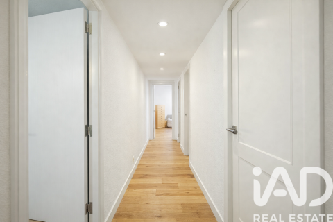 Apartamento de 4 dormitorios en venta en Barcelona, Cataluña, Spain № 7434 - foto 12