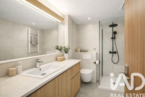 Apartamento de 4 dormitorios en venta en Barcelona, Cataluña, Spain № 7434 - foto 8