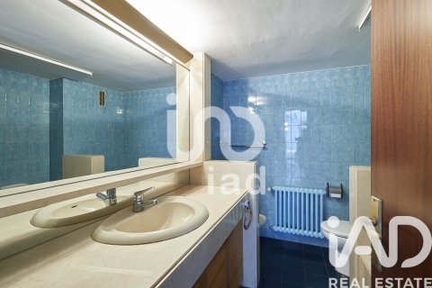 Apartamento de 4 dormitorios en venta en Barcelona, Cataluña, Spain № 7434 - foto 9