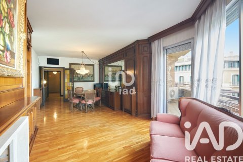 Apartamento de 4 dormitorios en venta en Barcelona, Cataluña, Spain № 7434 - foto 30