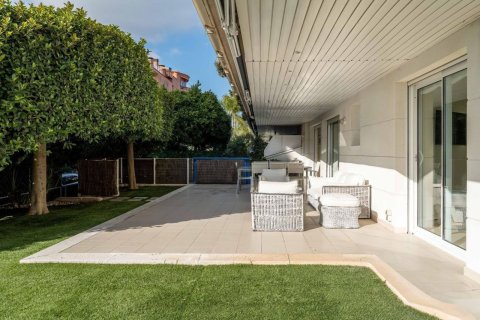 Apartamento de 4 dormitorios en venta en Sitges, Barcelona, Cataluña, Spain № 7104 - foto 18