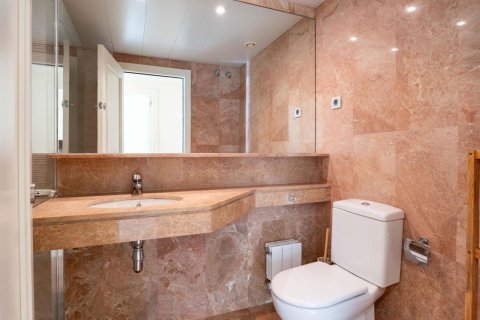 Apartamento de 4 dormitorios en venta en Sitges, Barcelona, Cataluña, Spain № 7104 - foto 24
