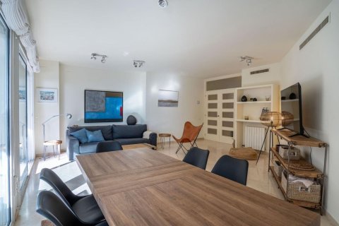 Apartamento de 4 dormitorios en venta en Sitges, Barcelona, Cataluña, Spain № 7104 - foto 9