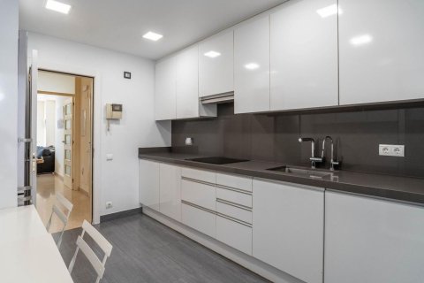 Apartamento de 4 dormitorios en venta en Sitges, Barcelona, Cataluña, Spain № 7104 - foto 7