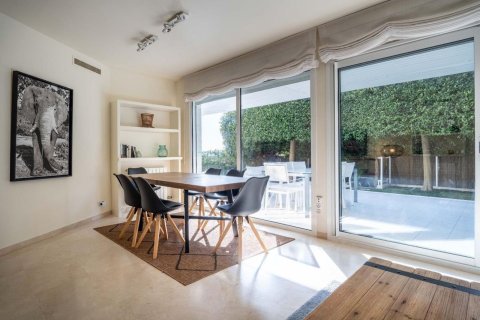 Apartamento de 4 dormitorios en venta en Sitges, Barcelona, Cataluña, Spain № 7104 - foto 10
