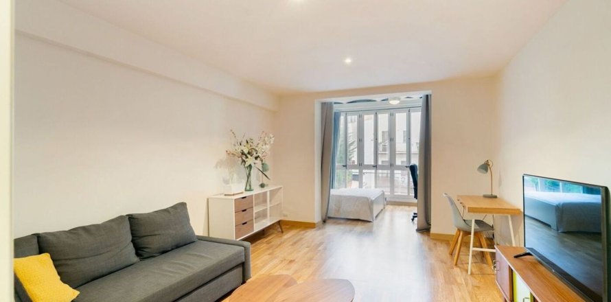 1 bedroom apartment for sale in Barcelona, Catalonia, Spain № 7108