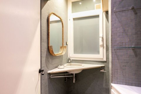 1 bedroom apartment for sale in Barcelona, Catalonia, Spain № 7108 - photo 15