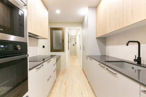 Купить квартиру в Барселона, Испания с 3 комнаты, 58м², № 7107 - фото 14