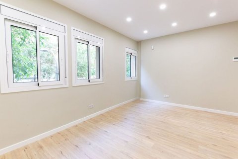Apartamento de 2 dormitorios en venta en Barcelona, Cataluña, Spain № 7107