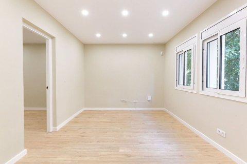Купить квартиру в Барселона, Испания с 3 комнаты, 58м², № 7107 - фото 21