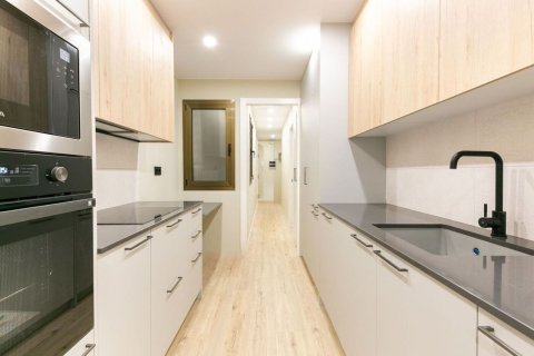 Купить квартиру в Барселона, Испания с 3 комнаты, 58м², № 7107 - фото 17