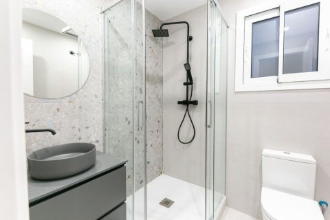 Купить квартиру в Барселона, Испания с 3 комнаты, 58м², № 7107 - фото 9