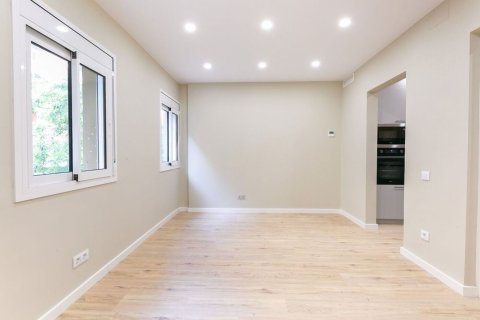 Купить квартиру в Барселона, Испания с 3 комнаты, 58м², № 7107 - фото 24