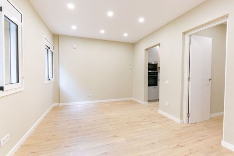 Купить квартиру в Барселона, Испания с 3 комнаты, 58м², № 7107 - фото 20