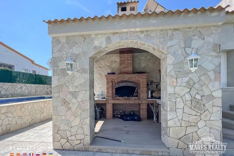 Villa de 4 dormitorios en venta en Condado del Jaruco, Gerona, Cataluña, Spain № 979 - foto 3