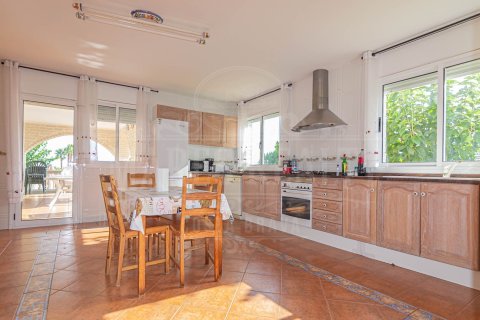 Villa de 8 dormitorios en venta en Lloret de Mar, Gerona, Cataluña, Spain № 976 - foto 2
