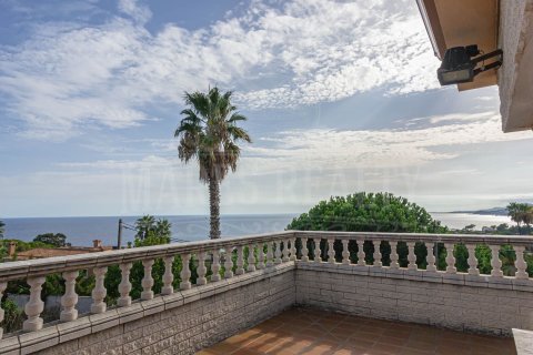 Villa de 8 dormitorios en venta en Lloret de Mar, Gerona, Cataluña, Spain № 976 - foto 16