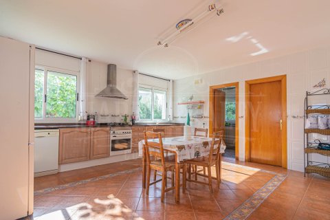 Villa de 8 dormitorios en venta en Lloret de Mar, Gerona, Cataluña, Spain № 976 - foto 4