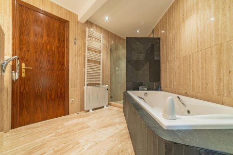 5 bedrooms house for sale in Arenys de Munt, Barcelona, Catalonia, Spain № 7661 - photo 21
