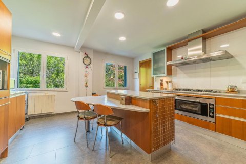 5 bedrooms house for sale in Arenys de Munt, Barcelona, Catalonia, Spain № 7661 - photo 12