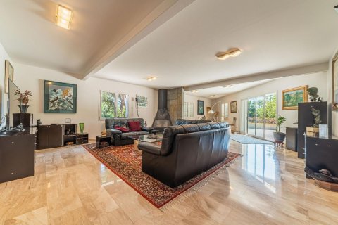 5 bedrooms house for sale in Arenys de Munt, Barcelona, Catalonia, Spain № 7661 - photo 4