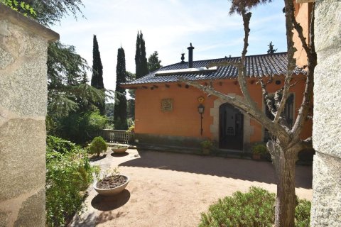 12 bedrooms house for sale in Barcelona, Catalonia, Spain № 7662 - photo 4