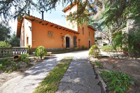 12 bedrooms house for sale in Barcelona, Catalonia, Spain № 7662 - photo 2