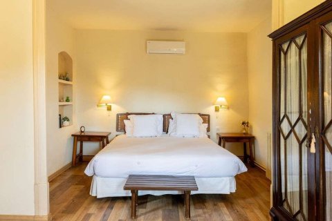 Сasa de 8 dormitorios en venta en Barcelona, Cataluña, Spain № 7660 - foto 29