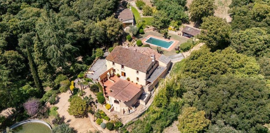 Сasa de 8 dormitorios en venta en Barcelona, Cataluña, Spain № 7660