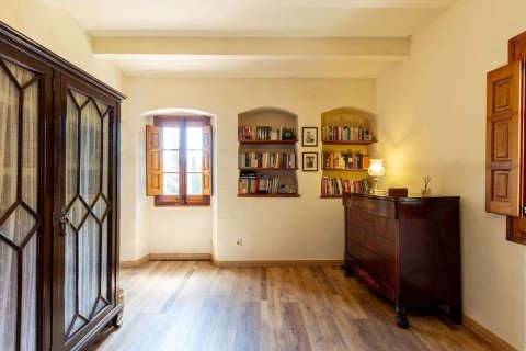 Сasa de 8 dormitorios en venta en Barcelona, Cataluña, Spain № 7660 - foto 30