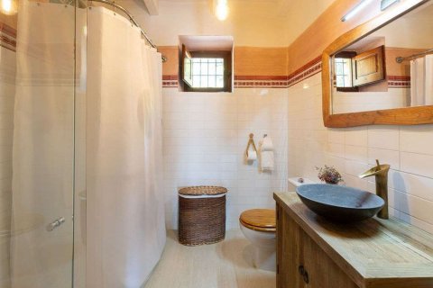 Сasa de 8 dormitorios en venta en Barcelona, Cataluña, Spain № 7660 - foto 27