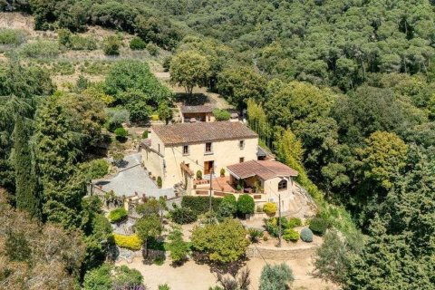 Сasa de 8 dormitorios en venta en Barcelona, Cataluña, Spain № 7660 - foto 2