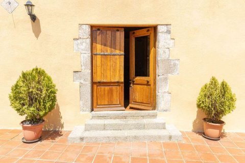 Сasa de 8 dormitorios en venta en Barcelona, Cataluña, Spain № 7660 - foto 12