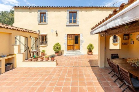Сasa de 8 dormitorios en venta en Barcelona, Cataluña, Spain № 7660 - foto 11