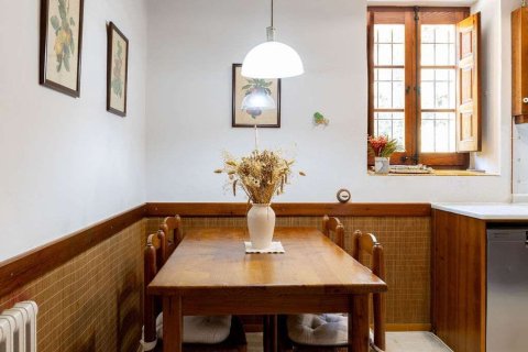 Сasa de 8 dormitorios en venta en Barcelona, Cataluña, Spain № 7660 - foto 26